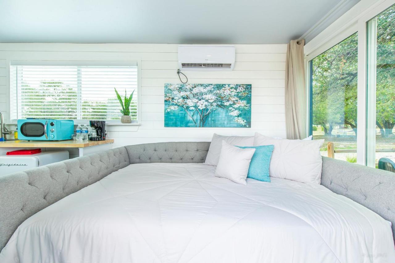 Villa The Container Retreat @ 290 Wine Trail #1 Escape To Hye, Tx Exterior foto